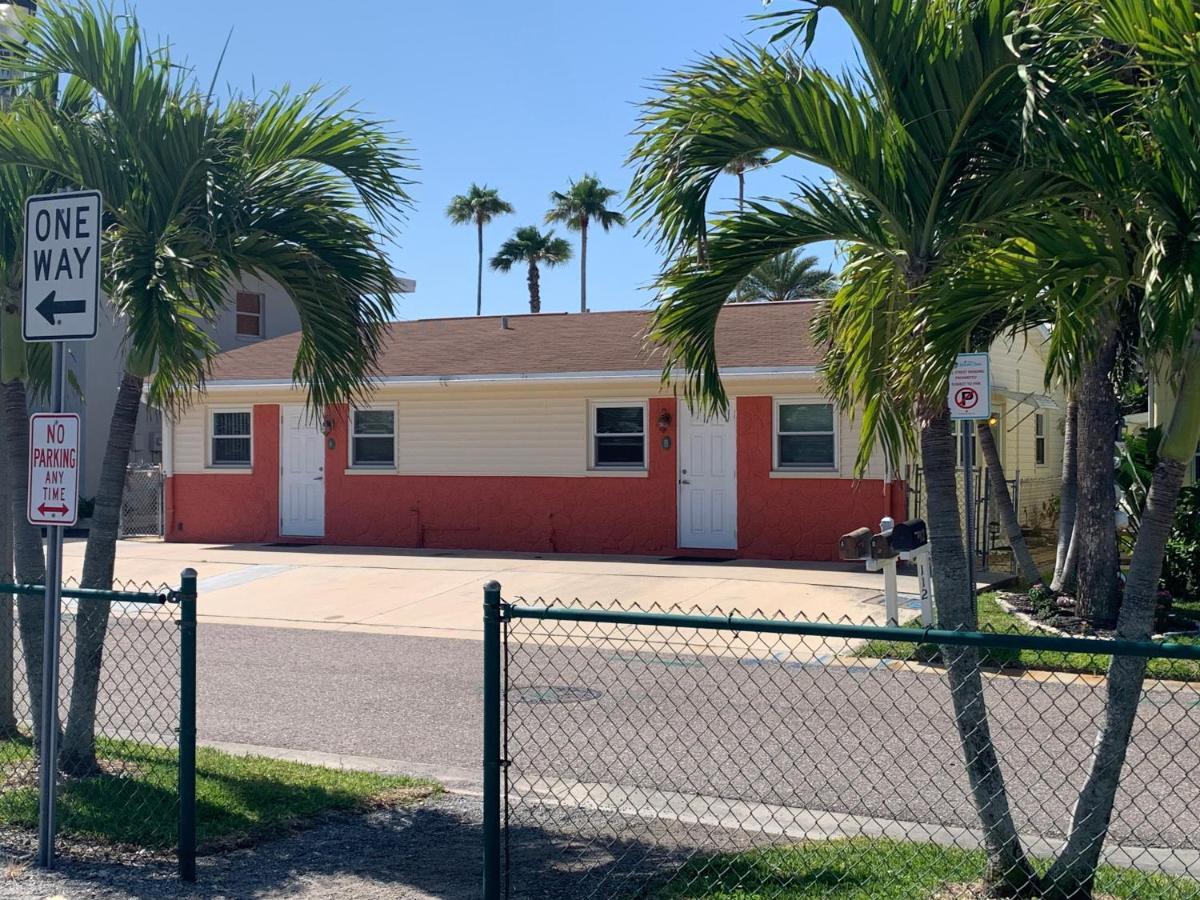 Michaels -Beachside Bungalows St. Pete Beach Exterior photo